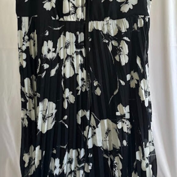 Jessica Howard Black/White Floral Maxi 24W - Picture 5 of 12